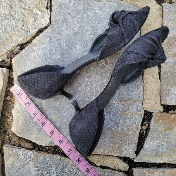 Stuart Weitzman Black Knot Front Slip On Kitten Heel Shoes Size 9.5N - Picture 9 of 14